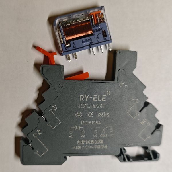 Реле ультратонкое с колодкой DIN в сборе RY-ELE RS-1C-D24L+RS1C-6/24-T (1NO+1NC/24VDC)